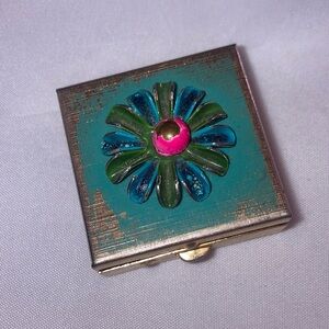 Vintage Flower Pattern Mini Square 1960’s Push Button Mechanism Pill Box USED